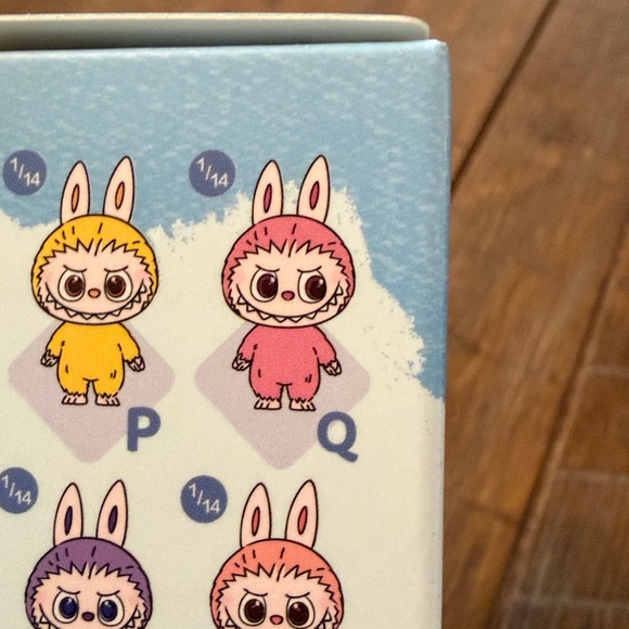 POP MART authentic labubu pin for love “Q” - Picture 5 of 5